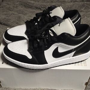 Jordan 1 Low Women's Classic Black and White Sneakers